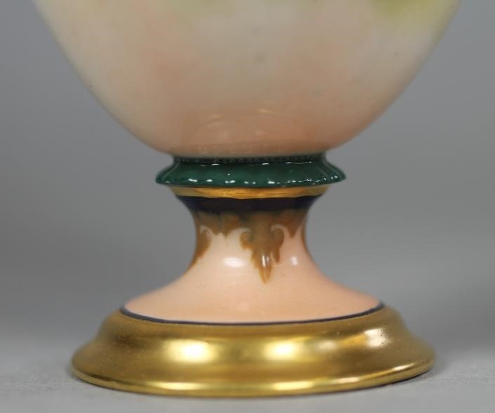 A ROYAL WORCESTER CHINA EWER Image