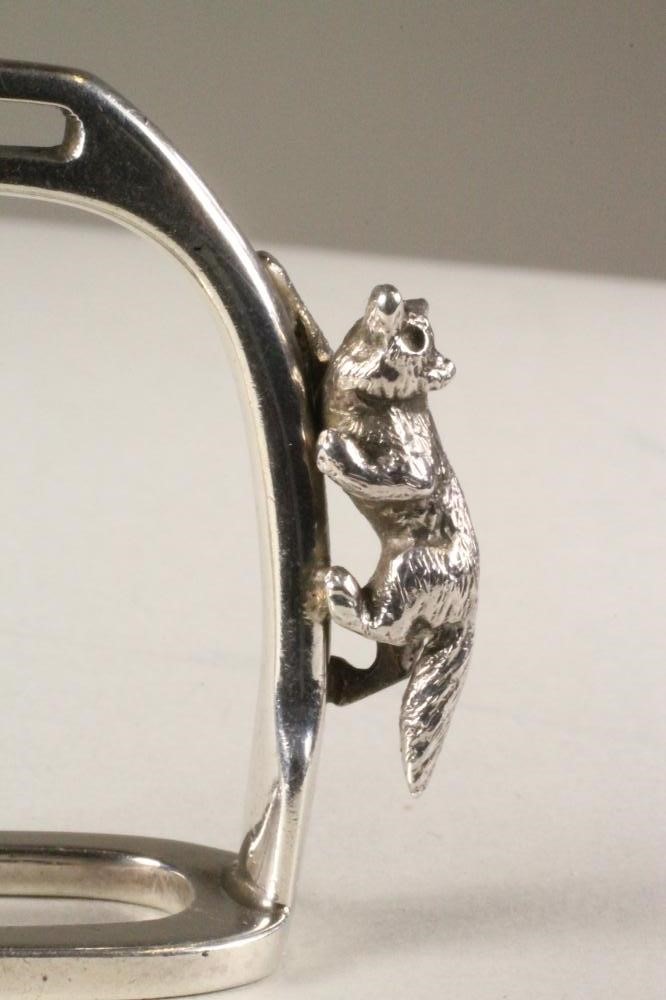 A NOVELTY SILVER NAPKIN RING Image