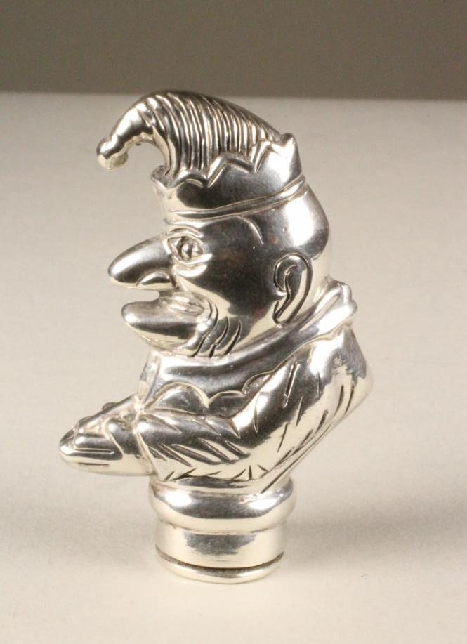 A NOVELTY SILVER VESTA CASE Image