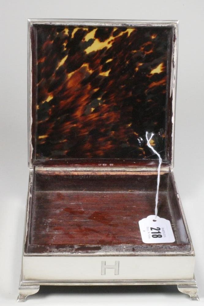 AN ART DECO SILVER TABLE BOX Image