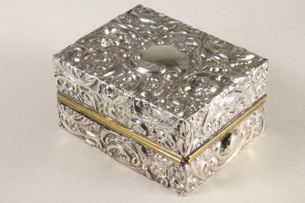 A LATE VICTORIAN TRAVELLING SILVER CURLING TONGS HEATER Image