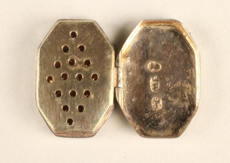 A LATE GEORGE III SILVER VINAIGRETTE Image