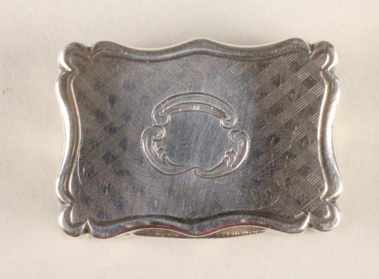 AN EARLY VICTORIAN SILVER VINAIGRETTE Image