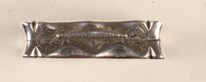 AN EARLY VICTORIAN SILVER VINAIGRETTE Image