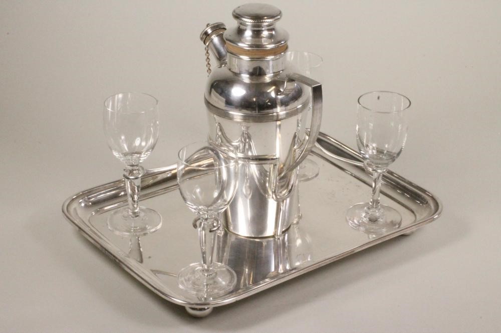 A MATCHED ART DECO SILVER PLATED COCKTAIL SET Image