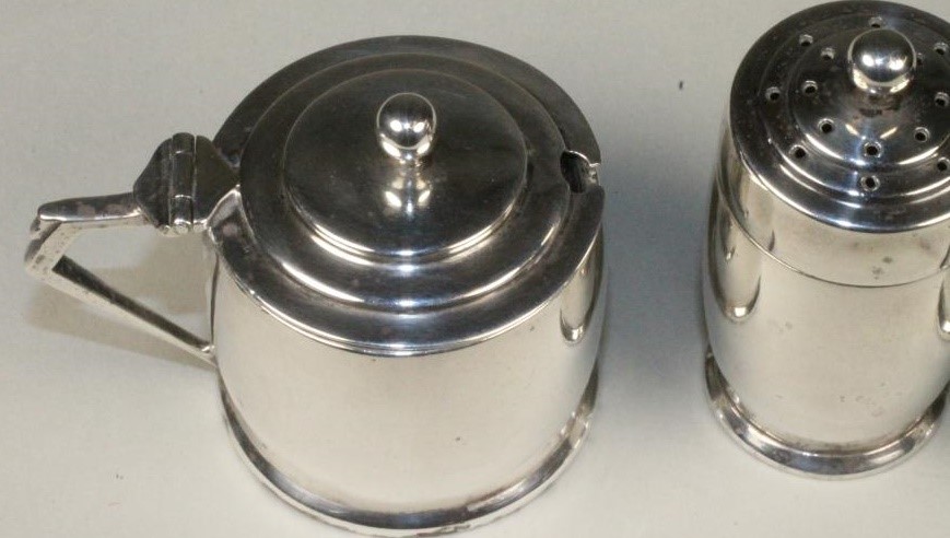 AN ART DECO SILVER THREE PIECE CRUET Image