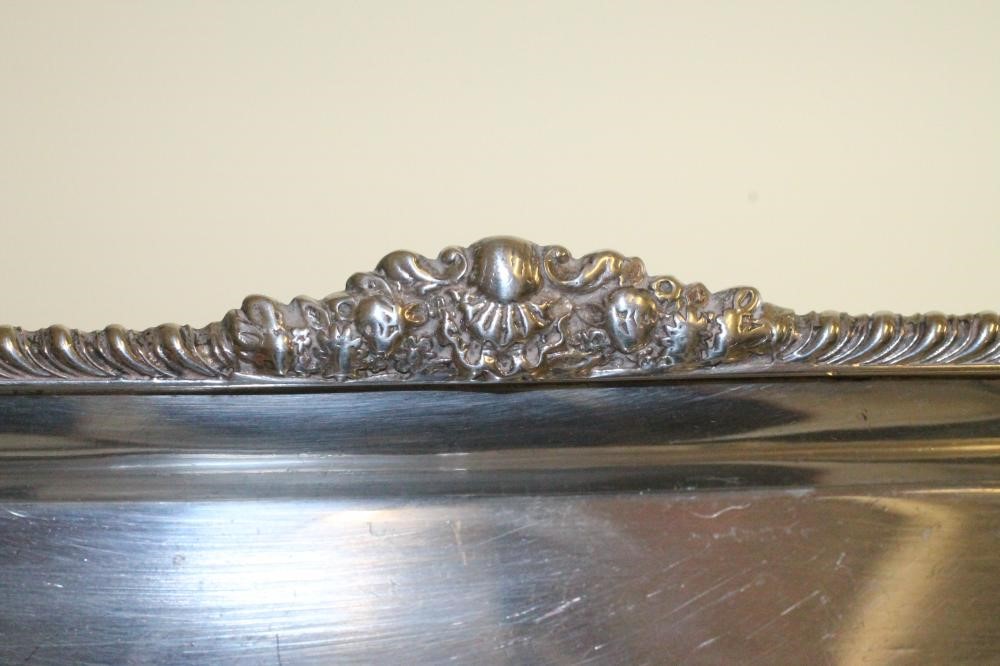 A SILVER SCISSOR SNUFFERS' TRAY Image