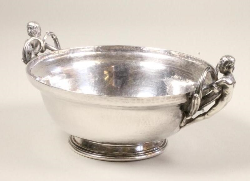 AN ARTS AND CRAFTS SILVER PORRINGER Image