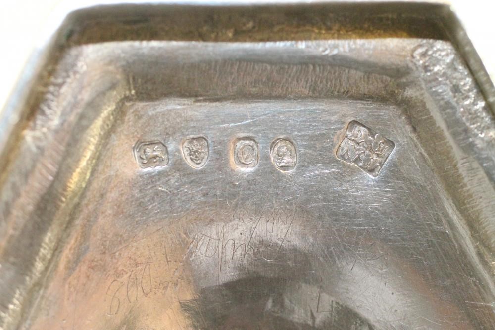 A LATE GEORGE III SILVER SUGAR BASKET Image