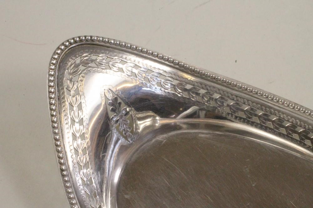 A GEORGE III SILVER SCISSOR SNUFFERS' TRAY Image