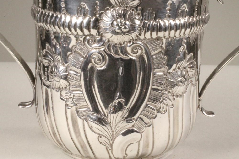 A GEORGE III SILVER PORRINGER Image