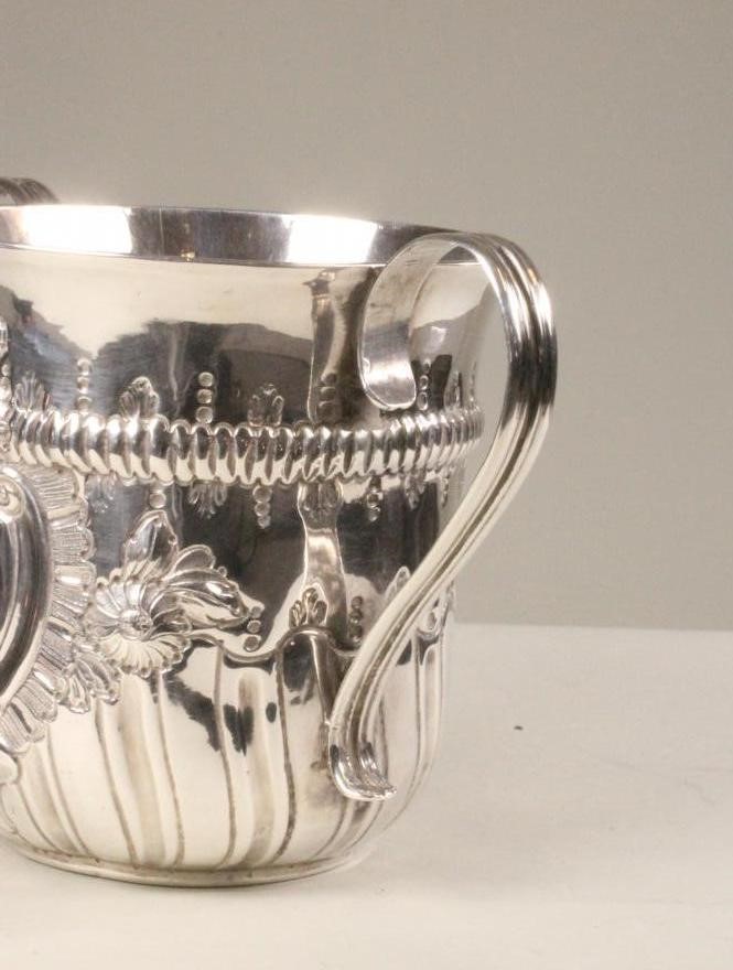 A GEORGE III SILVER PORRINGER Image