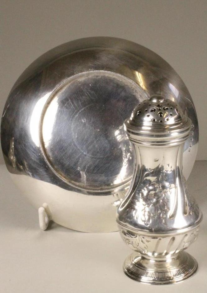 A LATE GEORGE III SILVER DISH Image