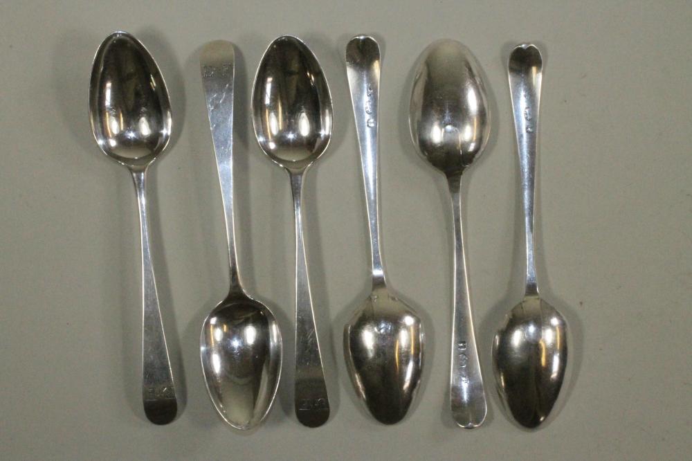 A SET OF SIX GEORGE III SILVER TEASPOONS Image