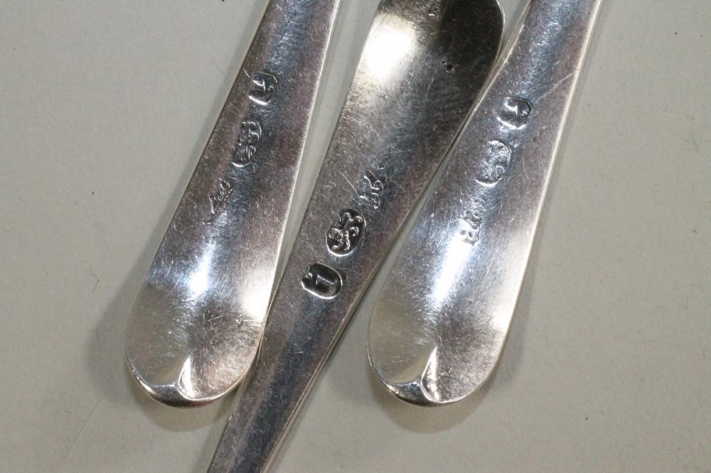 A SET OF SIX GEORGE III SILVER TEASPOONS Image