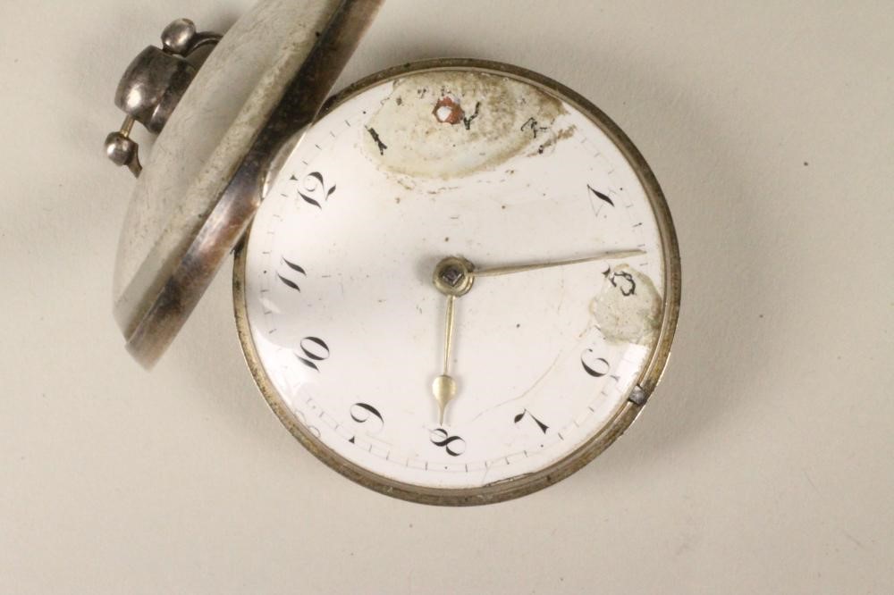 A GENTLEMAN'S LATE GEORGE III SILVER PAIR CASED POCKET WATCH Image