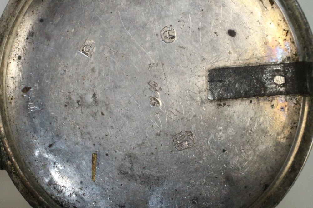 A GENTLEMAN'S LATE GEORGE III SILVER PAIR CASED POCKET WATCH Image