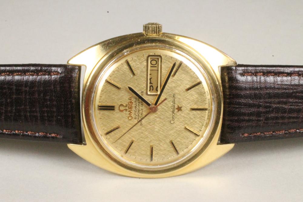 A GENTLEMAN'S 18CT GOLD OMEGA CONSTELLATION AUTOMATIC CHRONOMETER Image