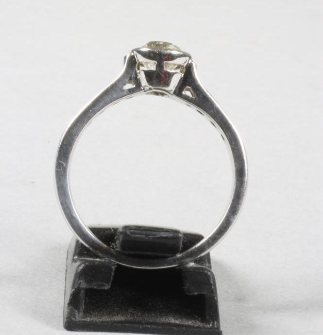 A SOLITAIRE DIAMOND RING Image