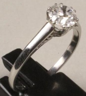 A SOLITAIRE DIAMOND RING Image