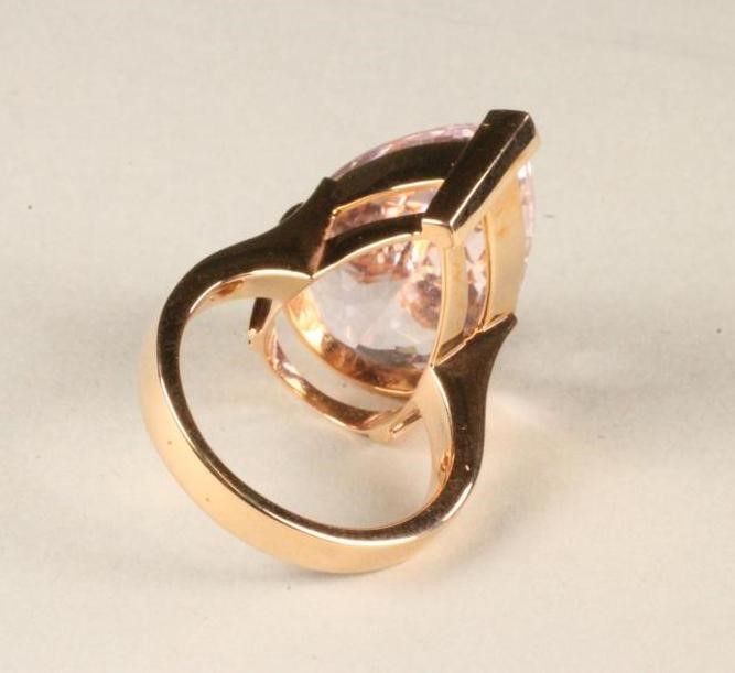 A PINK KUNZITE COCKTAIL RING Image