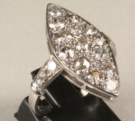 A DIAMOND DRESS RING Image