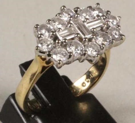 A DIAMOND DRESS RING Image