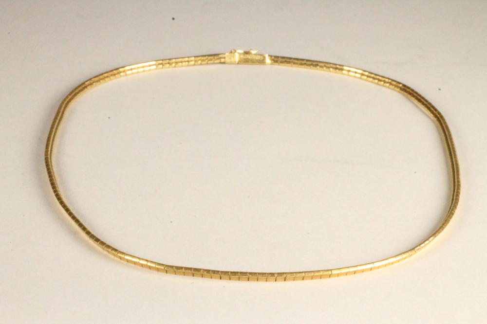AN 18CT GOLD ARTICULATED NECKLACE Image
