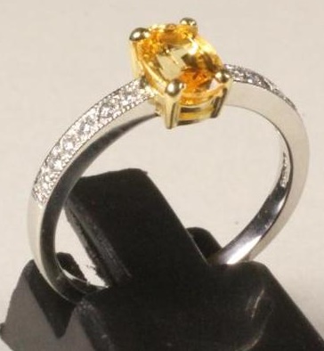 A YELLOW SAPPHIRE DRESS RING Image