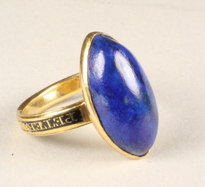 A LATE GEORGE III GOLD MOURNING RING Image