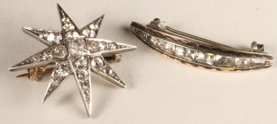 TWO GEORGIAN PASTE SET BROOCHES Image