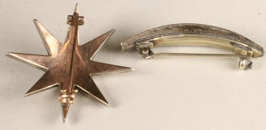 TWO GEORGIAN PASTE SET BROOCHES Image