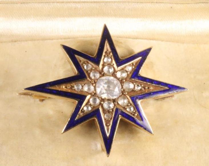 A MID VICTORIAN DIAMOND STAR BROOCH Image