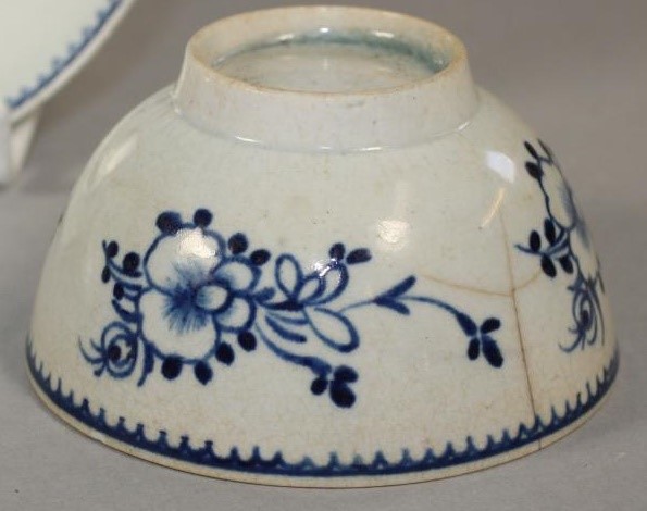 TWO PENNINGTON'S LIVERPOOL PORCELAIN TEABOWLS AND A SAUCER Image