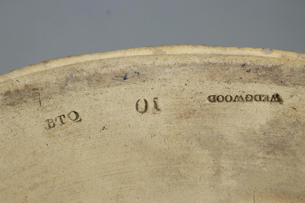 A VICTORIAN WEDGWOOD CANEWARE PIE DISH AND COVER Image