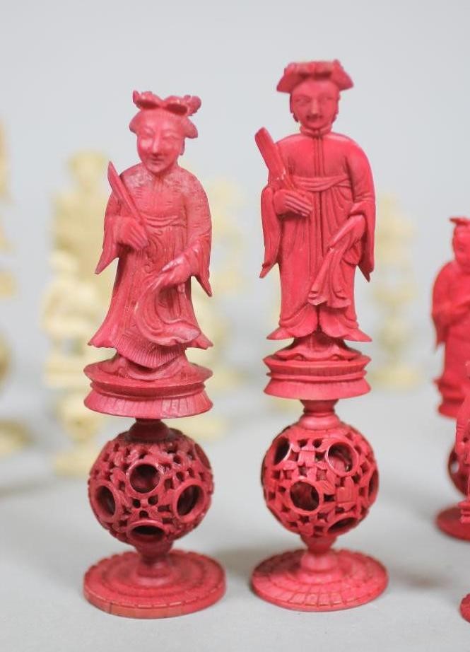 A CHINESE CANTON IVORY CHESS SET Image