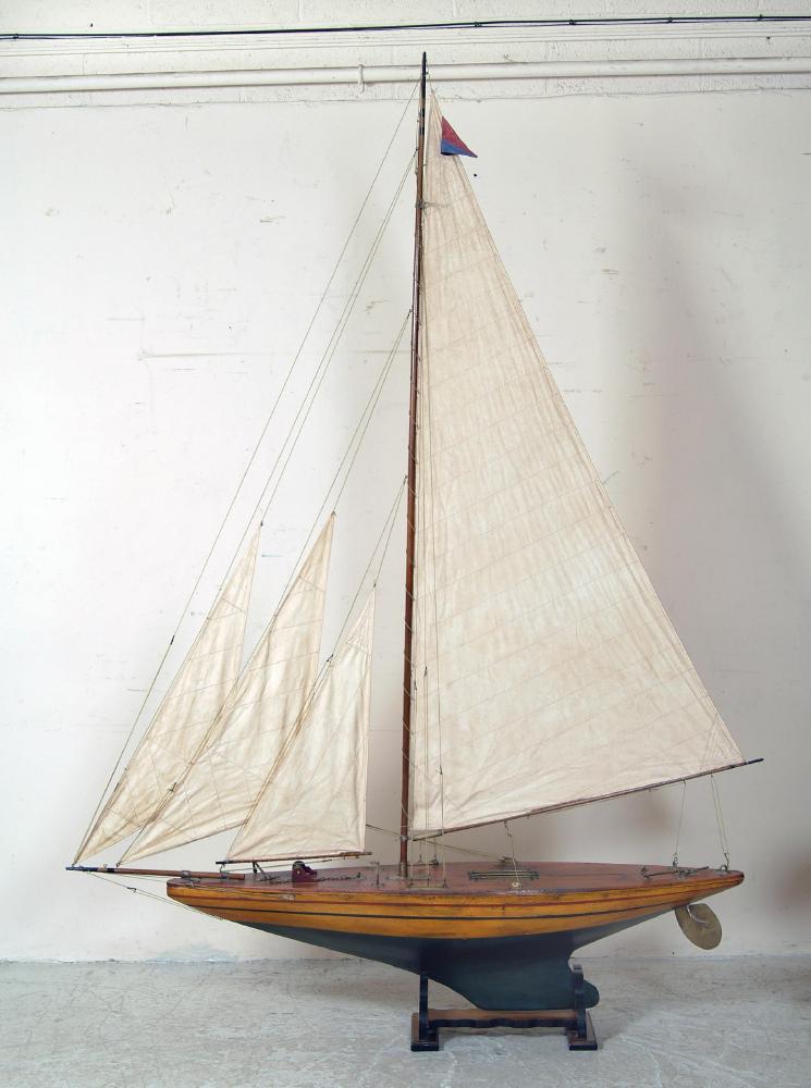An early 20th century pond yacht Image