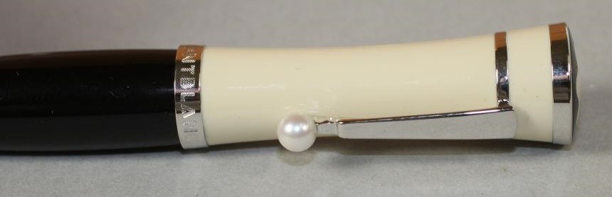 A "GRETA GARBO" MONTBLANC INK PEN Image