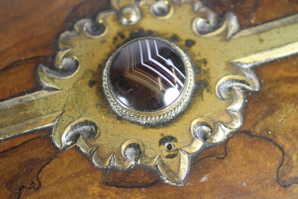A VICTORIAN BURR WALNUT GLOVE AND JEWELLERY BOX Image
