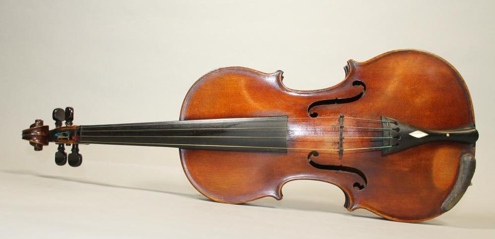 AN ENGLISH VIOLIN Image