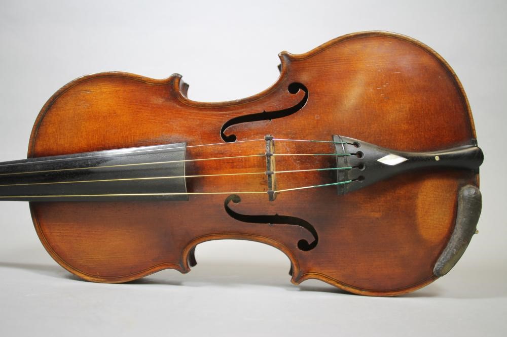 AN ENGLISH VIOLIN Image