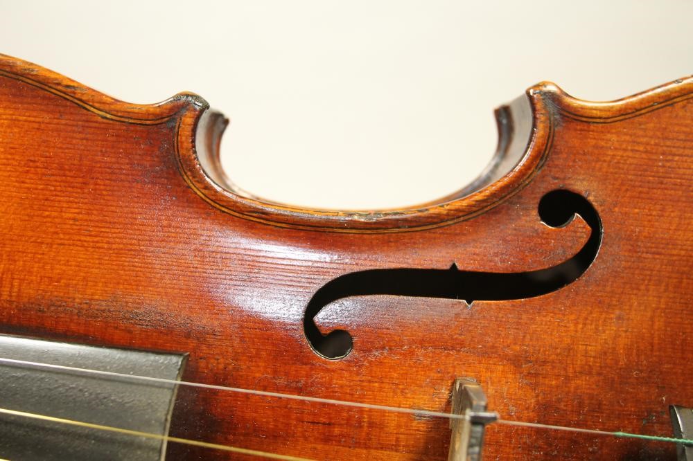 AN ENGLISH VIOLIN Image