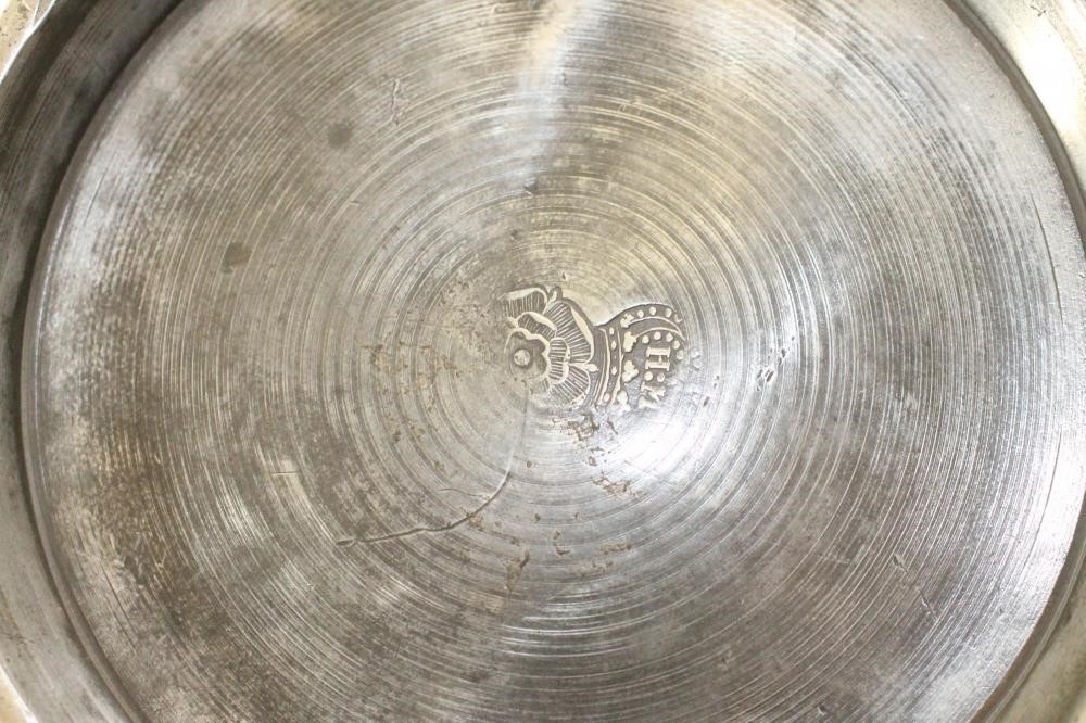 A GEORGIAN PEWTER FLAGON Image