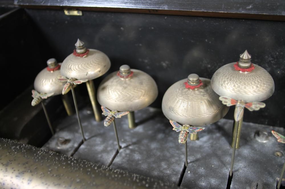 A SWISS MUSICAL BOX Image