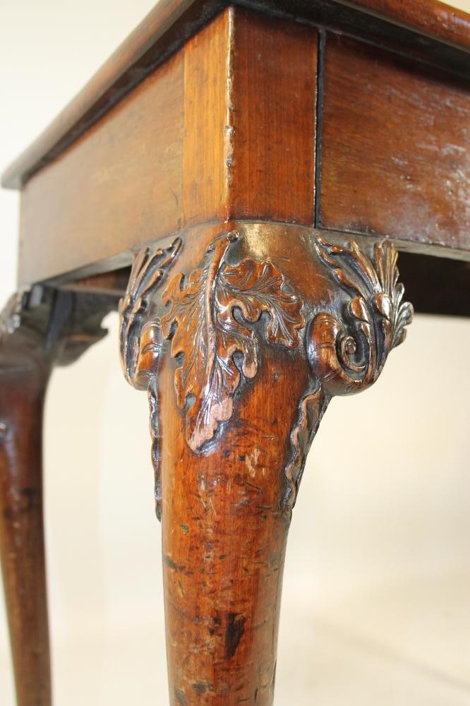 A GEORGIAN MAHOGANY SIDE TABLE Image