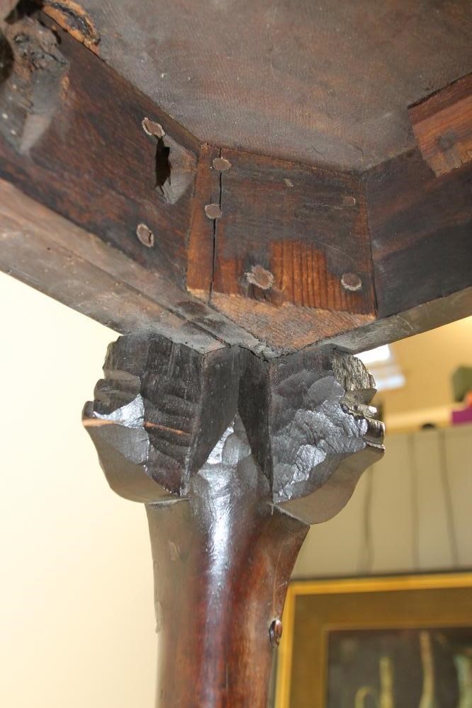 A GEORGIAN MAHOGANY SIDE TABLE Image