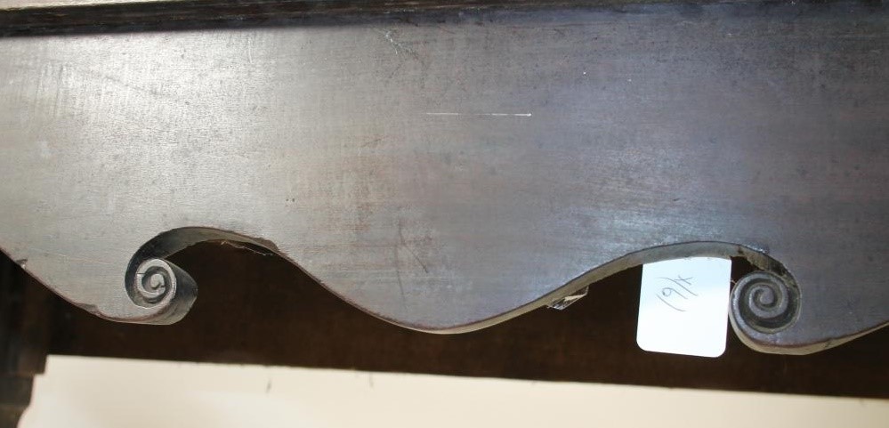 A GEORGIAN MAHOGANY SIDE TABLE Image