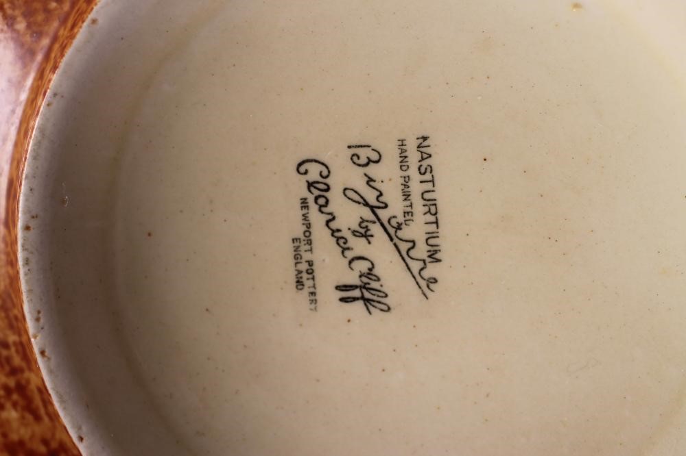 A CLARICE CLIFF NEWPORT POTTERY BIZARRE BOWL Image