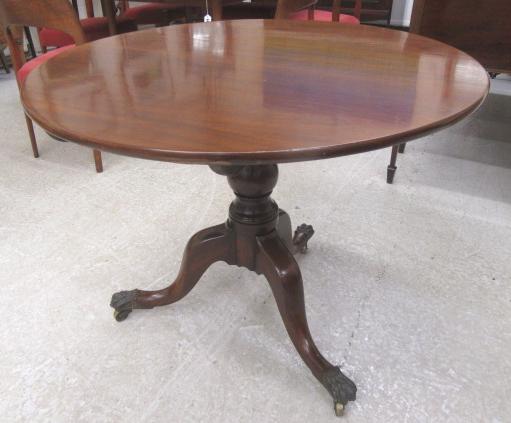 A GEORGIAN MAHOGANY TRIPOD TABLE Image