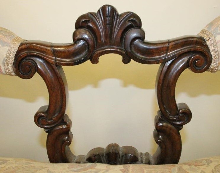 A VICTORIAN WALNUT CHAIRBACK SOFA Image